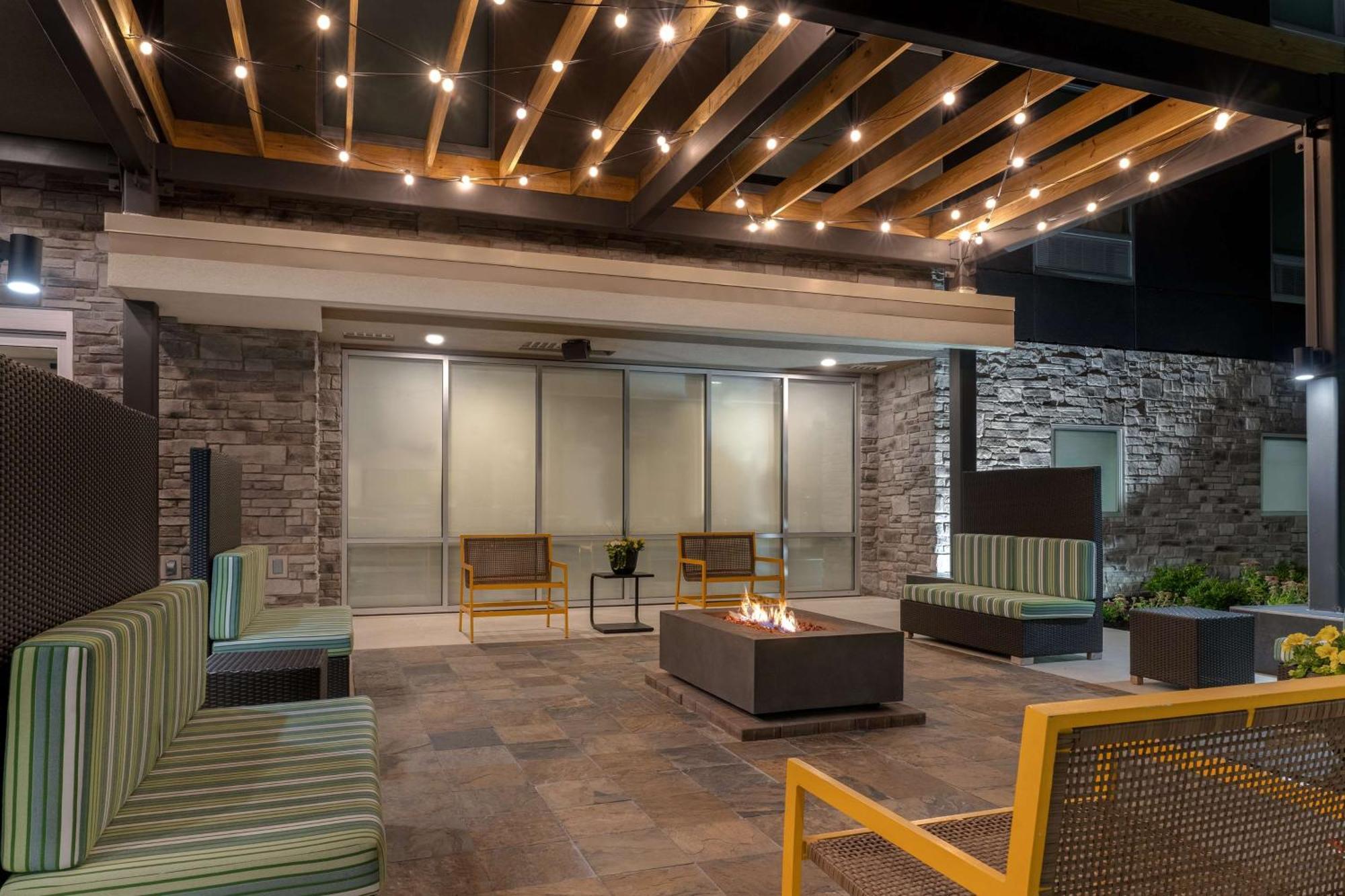 Home2 Suites By Hilton Kokomo Exterior photo